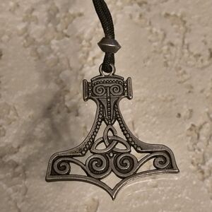 Awesome Big Pewter Viking Mjolnir Hammer Pendant Necklace